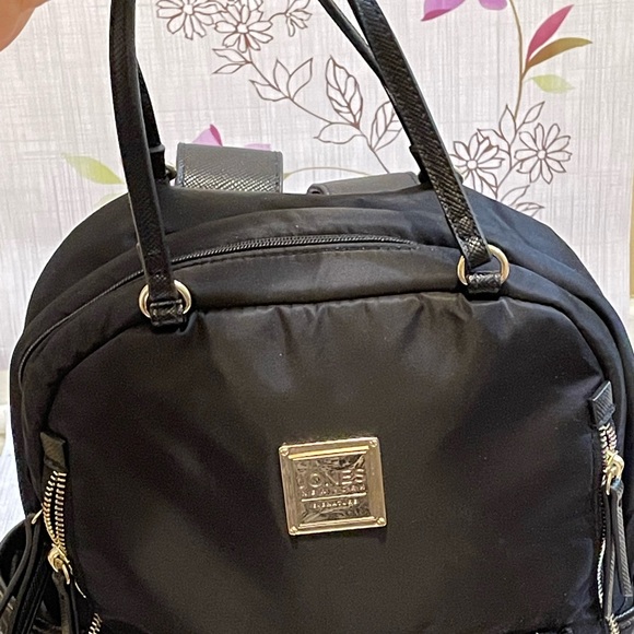 New Without Tags Jones of New York Black and Gold Backpack purse - Picture 2 of 9